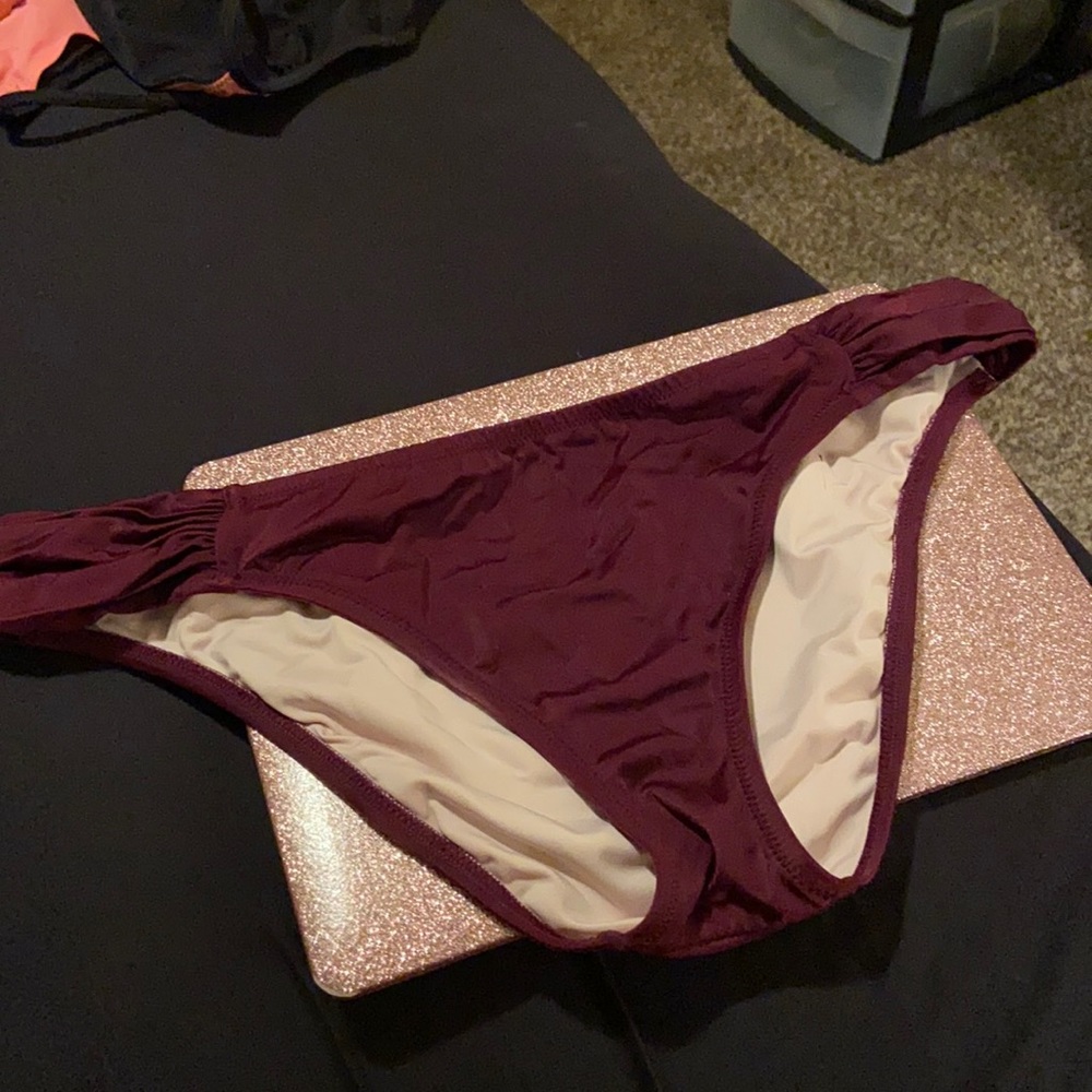 The knockout bikini bottom. Martin. Size L